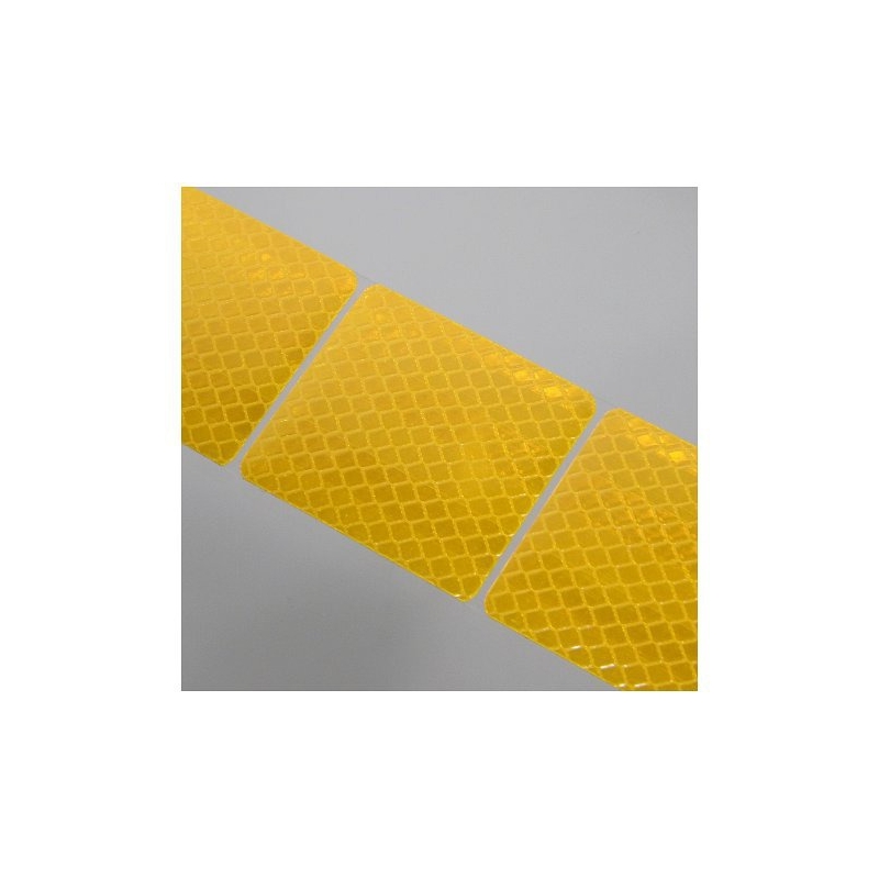 Bandă autoadezivă reflectorizantă divizată 1m x 5cm galben