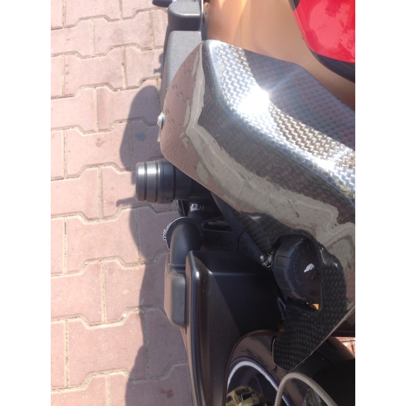 Aprilia TUONO 1000 (06-08) Săgeată