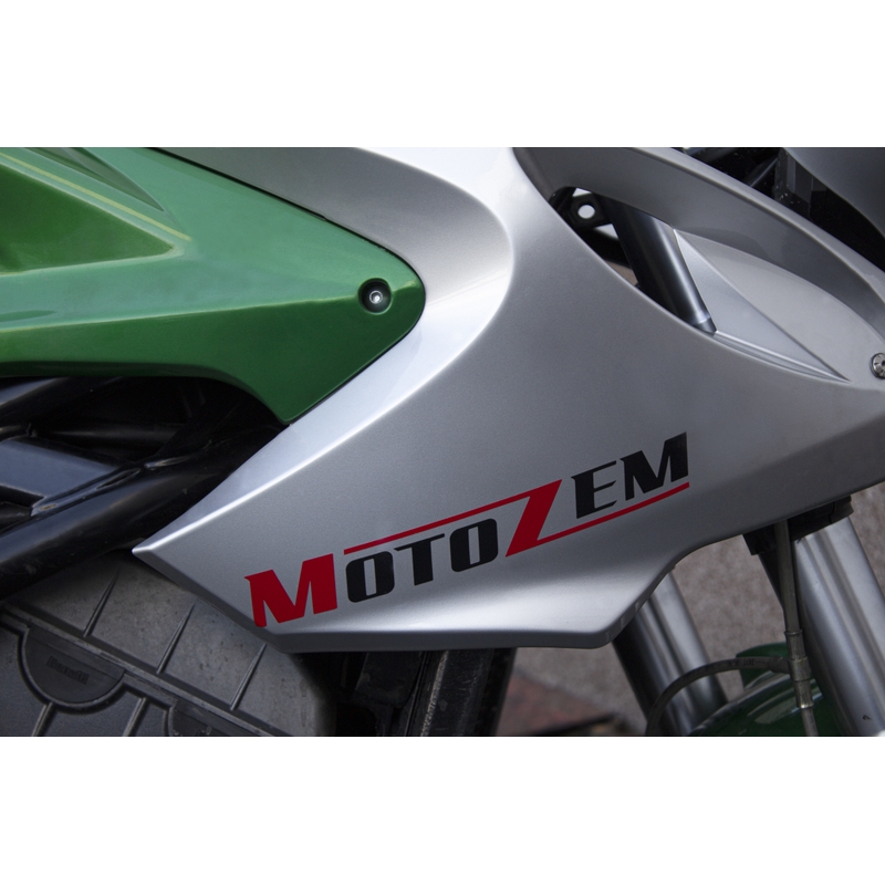 MotoZem logo autocolant negru