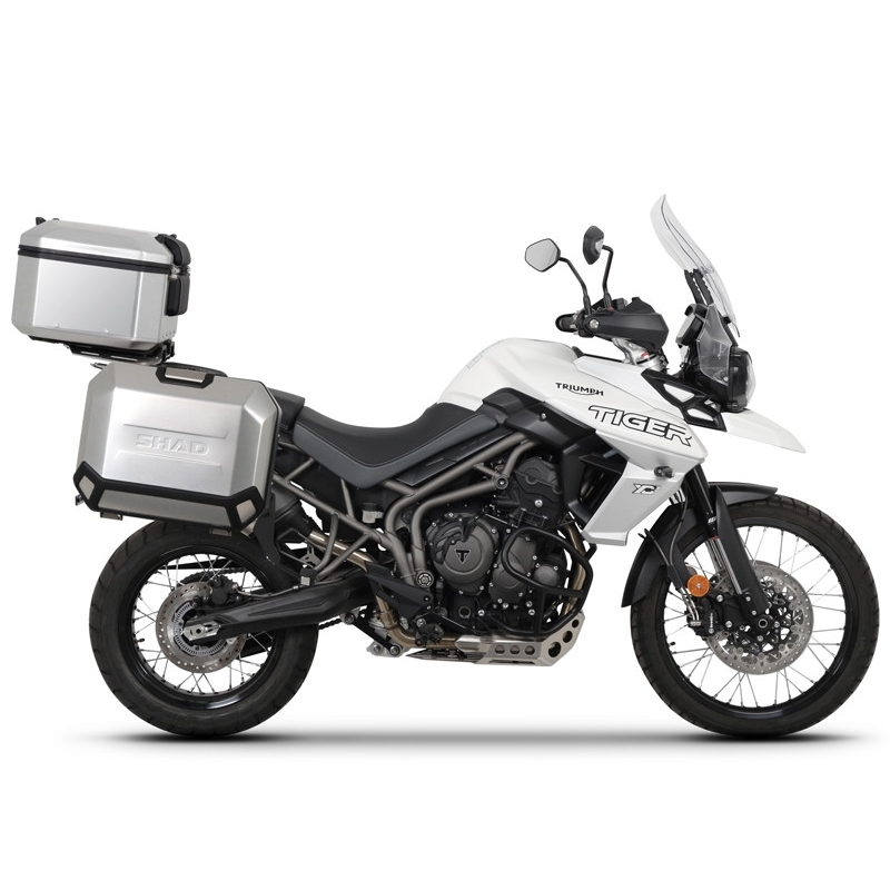Set complet de cutii aluminiu SHAD TERRA, 48L cutie centrala si 36L / 47L cutii laterale, incluzand set de montaj si placa SHAD TRIUMPH Tiger 800