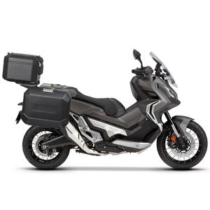 Set complet de cutii de aluminiu SHAD TERRA NEGRU, 48L cutie centrala si 36L / 36L cutii laterale, incluzand kit de montaj si placa SHAD HONDA X-ADV 750