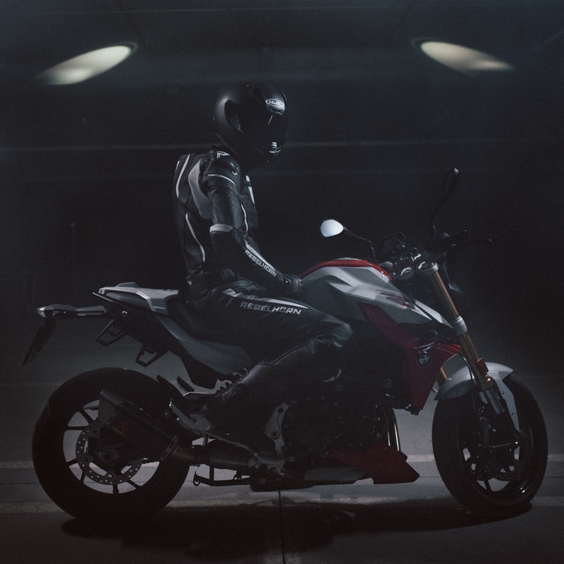 Rebelhorn Luptător negru și alb Pantaloni de motocicletă Rebelhorn Fighter negru și alb lichidare