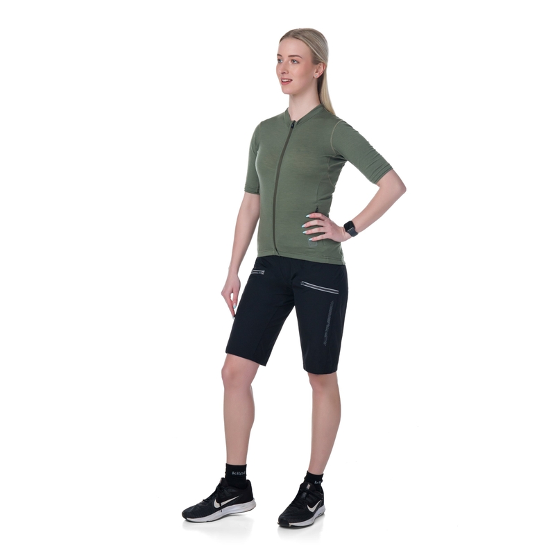 Pantaloni scurți Kilpi Trackee 22 negru pentru femei lichidare