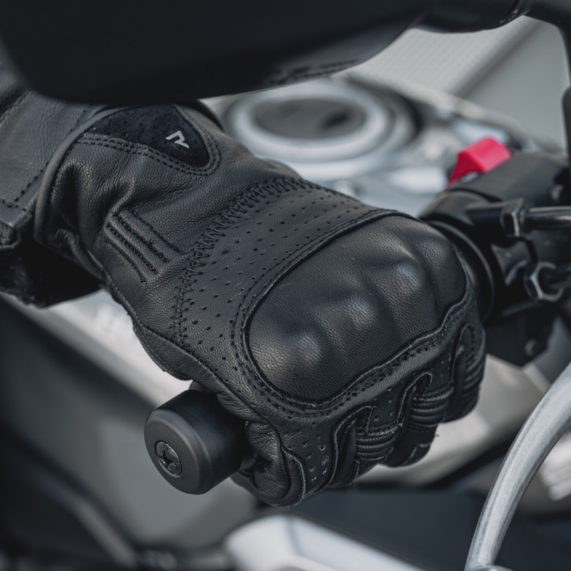 Mănuși de motocicletă Rebelhorn Thug II negru perforat