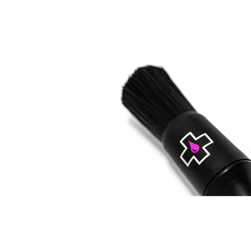 Drivetrain detailing brush MUC-OFF