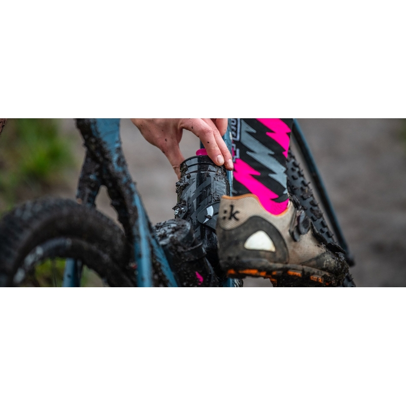 Custom fly water bottle MUC-OFF Negru 750ml