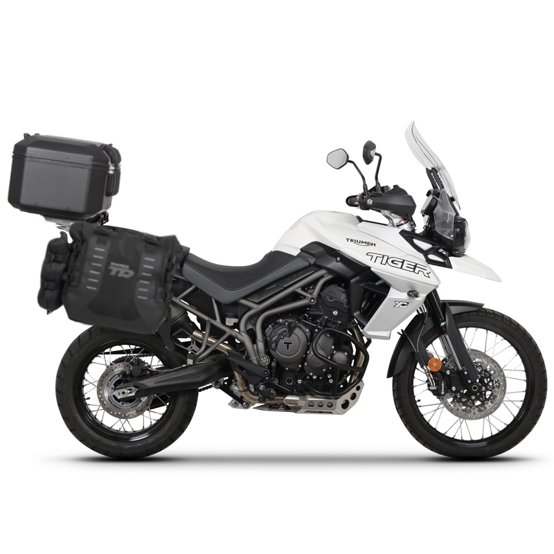 Set complet de genti laterale adventure SHAD TERRA TR40 si topcase din aluminiu SHAD TERRA BLACK 48L, incluzand kitul de montaj SHAD TRIUMPH Tiger 800