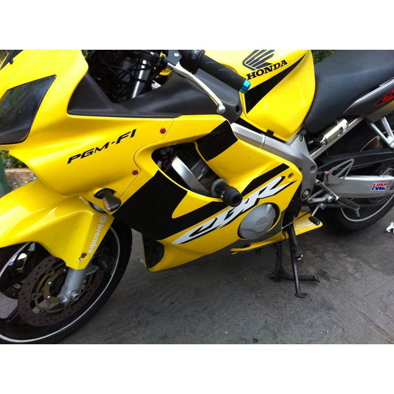 Honda CBR 600F (99-07) BEZ ÚPRAVY KAPOTÁŽE Gatling