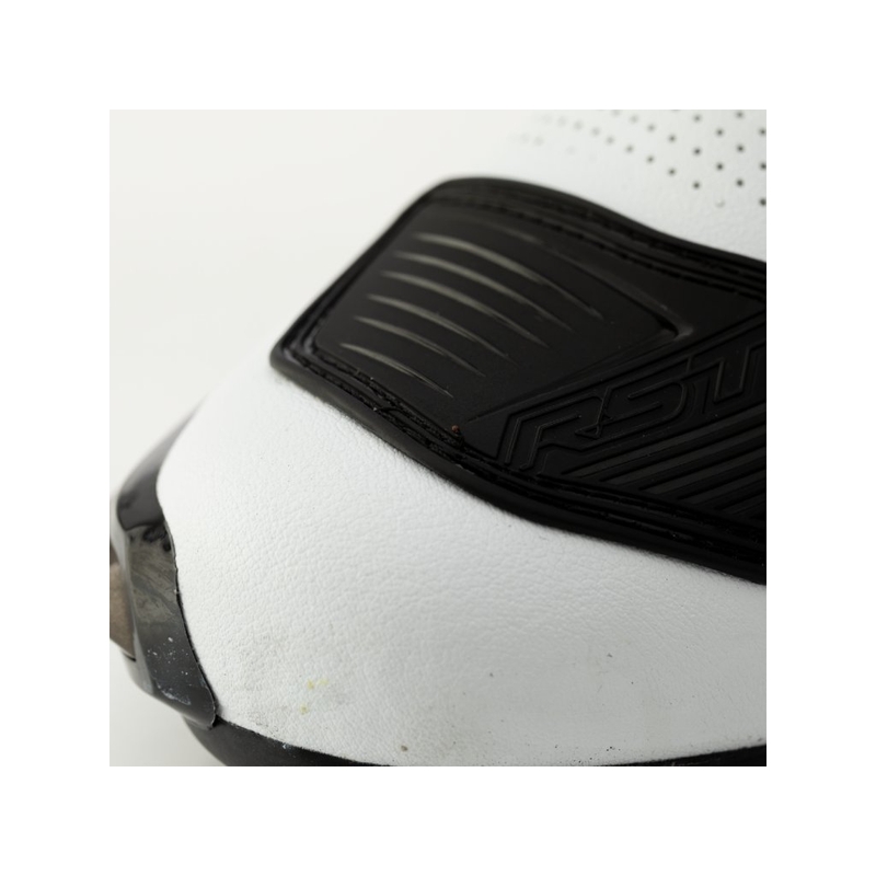 RST Tractech Evo III Sport CE negru și alb cizme de motocicletă RST Tractech Evo III Sport CE lichidare