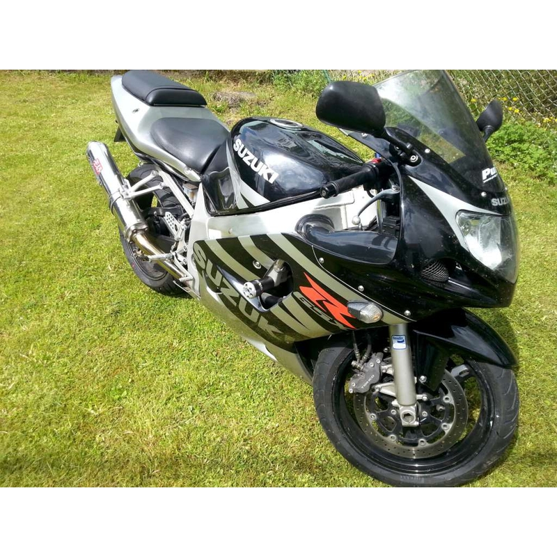 Suzuki GSX-R 600 (01-03) cu modificarea carcasei Arrow