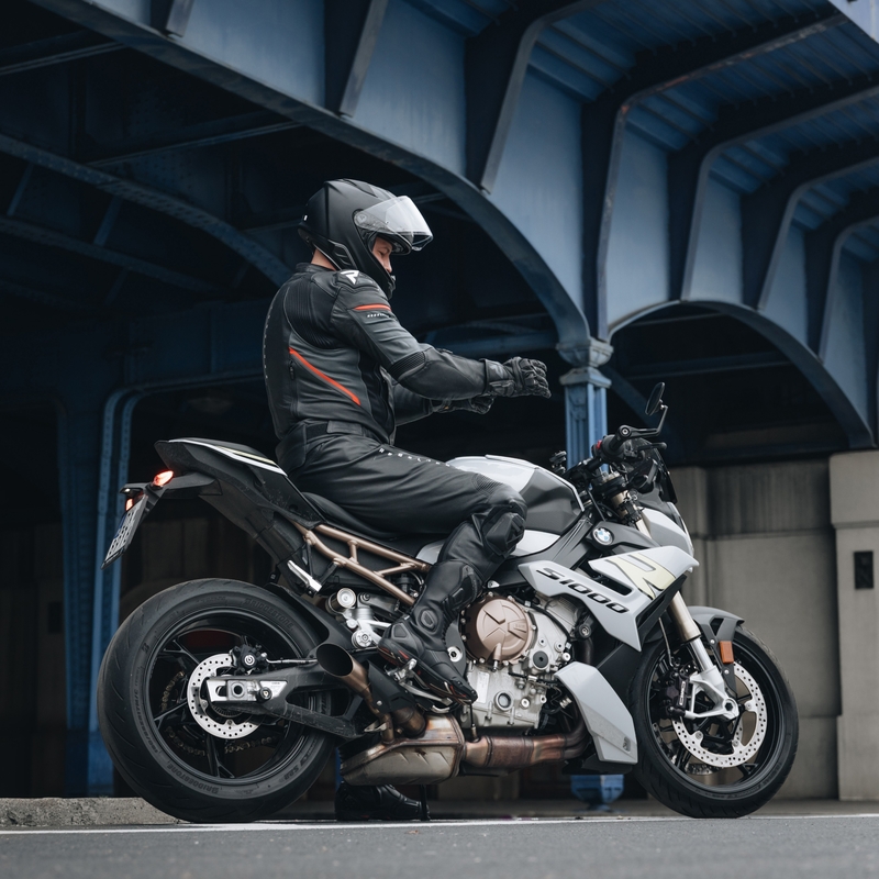 Rebelhorn Veloce Negru-Fluo Red Jacheta de motocicletă din piele de culoare negru-fluo roșu