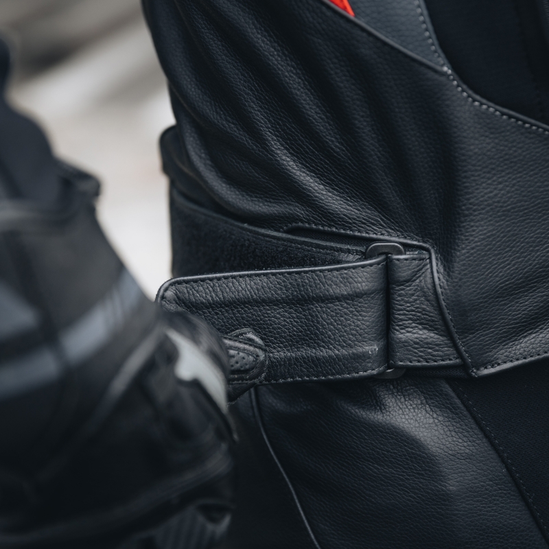 Rebelhorn Veloce Negru-Fluo Red Jacheta de motocicletă din piele de culoare negru-fluo roșu