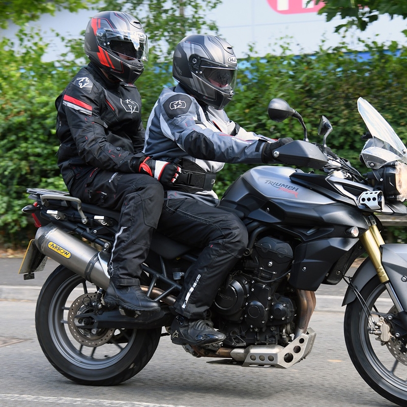 Suport lombar pentru pasagerul motocicletei Oxford