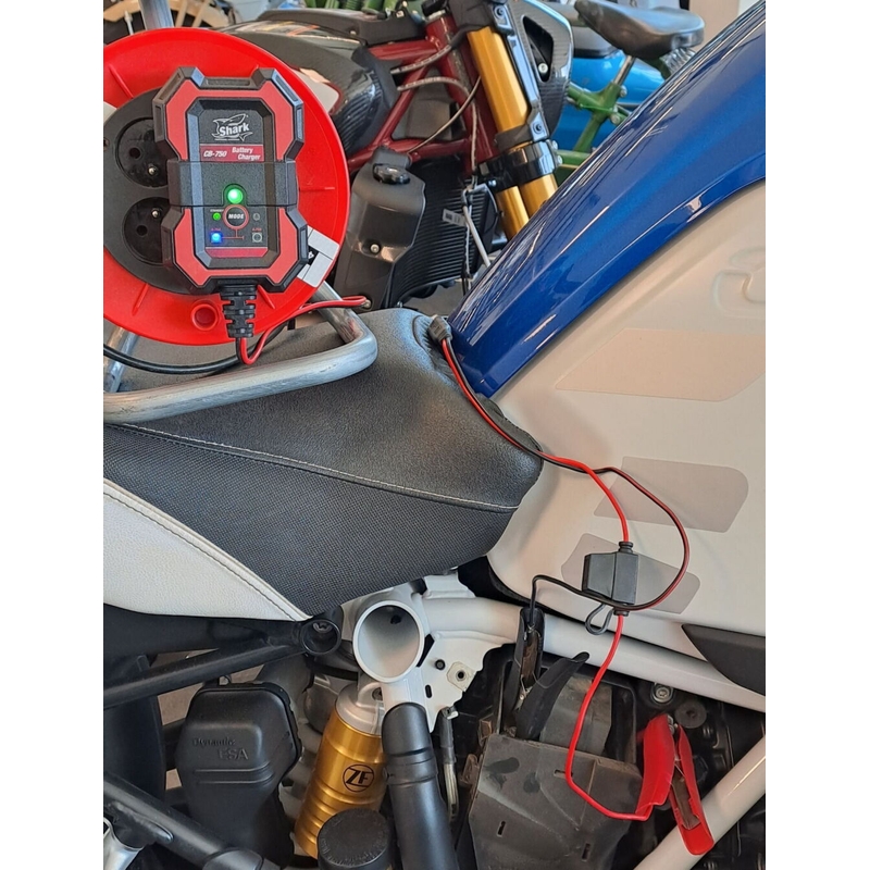 Încărcător inteligent SHARK CB-750