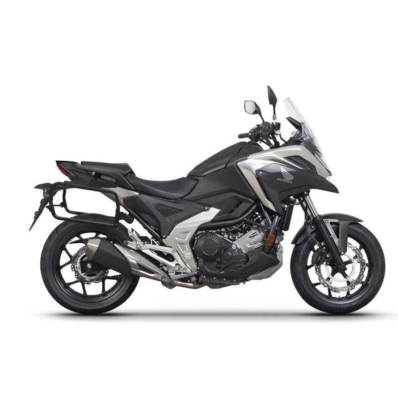 Set complet de cutii de aluminiu SHAD TERRA, 48L cutie centrala si  36L / 36L cutii laterale, incluzand kit montaj si placa SHAD HONDA NC 750 X 2021-