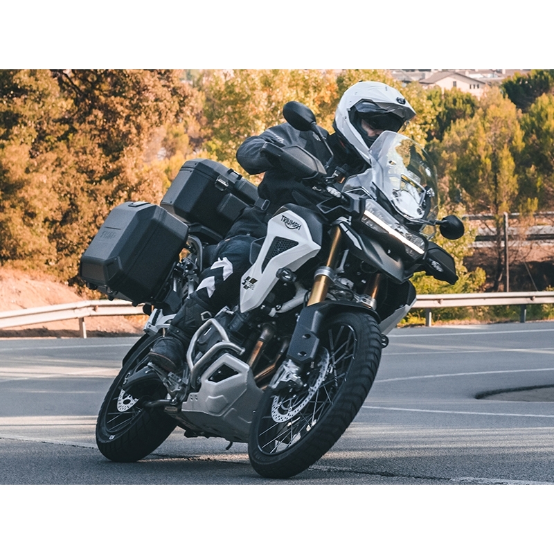 Complete set of SHAD TERRA TR40 adventure saddlebags and SHAD TERRA BLACK aluminium 55L topcase, including mounting kit SHAD BMW F750 GS / F850 GS