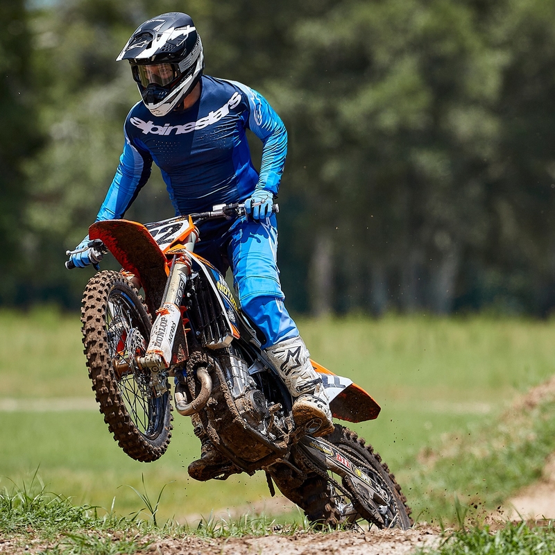 Casca de motocross Alpinestars Supertech S-M10 Ampress alb-negru mat