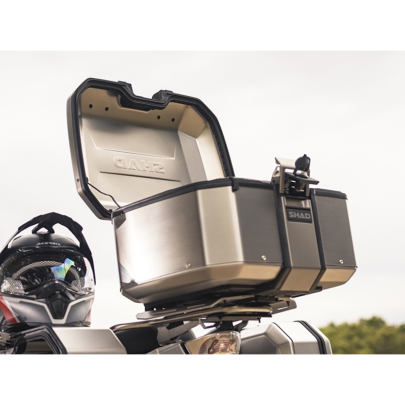 Set complet de genti laterale adventure SHAD TERRA TR40 si topcase din aluminiu SHAD TERRA 55L, incluzand kitul de montaj SHAD Harley Davidson Pan America 1250