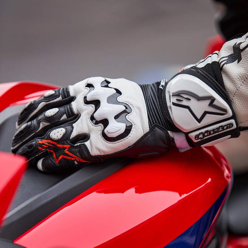 Mănuși moto Alpinestars GP PRO R 4 alb-negru