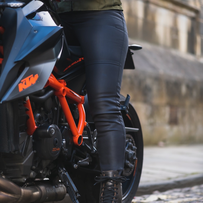 Blugi de motocicletă tăiați pentru femei, Jeggins cu ceară AA, aprobați original Oxford, negri