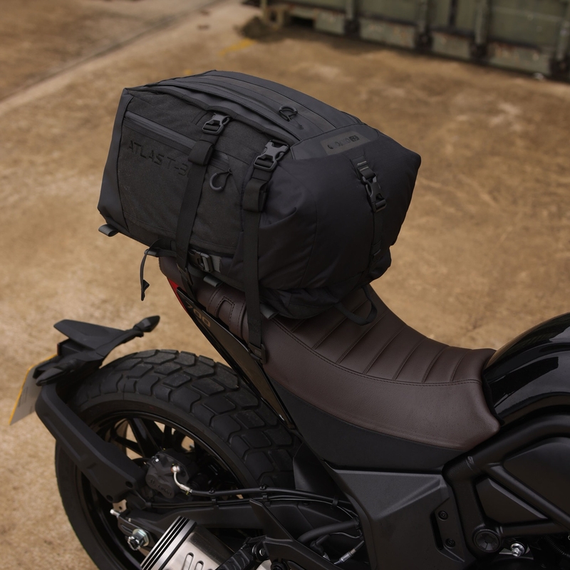 Geantă pentru scaun pasager Oxford Atlas T-30 Advanced Tourpack 30 l, neagră