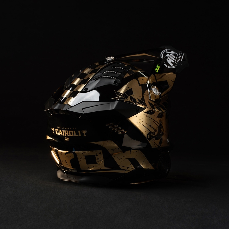 Casca motocross Airoh Aviator 3.0 "TC 222 THE LEGEND" negru-auriu