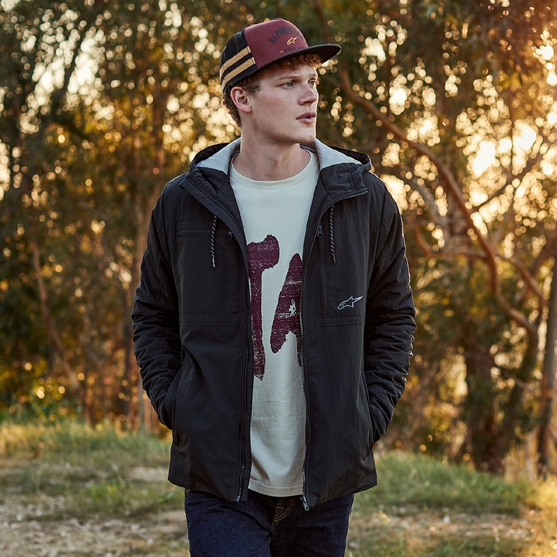 Șapcă Alpinestars Backline Trucker roșu cărămidă-negru-auriu
