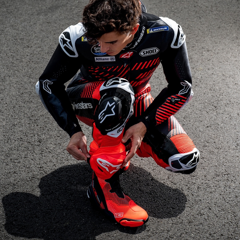 Ghete de motocicletă Alpinestars Supertech R Vented Limited Edition MM93 Marc Marquez Roșu-Albastru-Negru Fluo