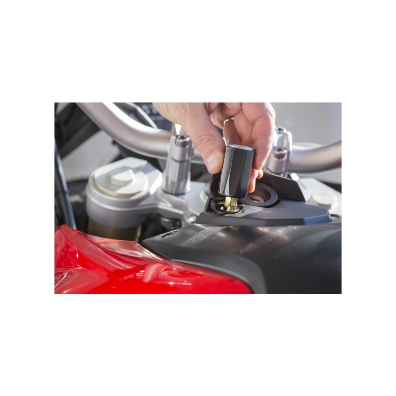 Adaptor DIN de la priza moto mică la priza auto