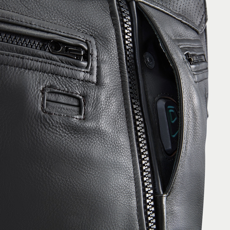 Vesta cu sistem airbag Alpinestars TECH-AIR®3 V2 LEATHER neagră