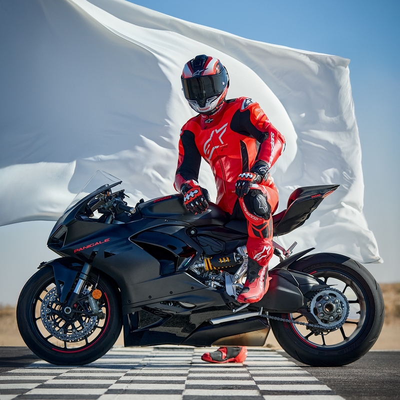 Costum motocicletă Alpinestars GP Plus V4 Sprint dintr-o bucată din piele, compatibil Tech-air, roșu fluo-roșu-alb-negru