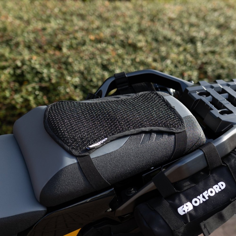 Pernă de ventilație peste scaunul pasagerului și scaunul enduro Oxford Cool Seat Pillion And Enduro negru