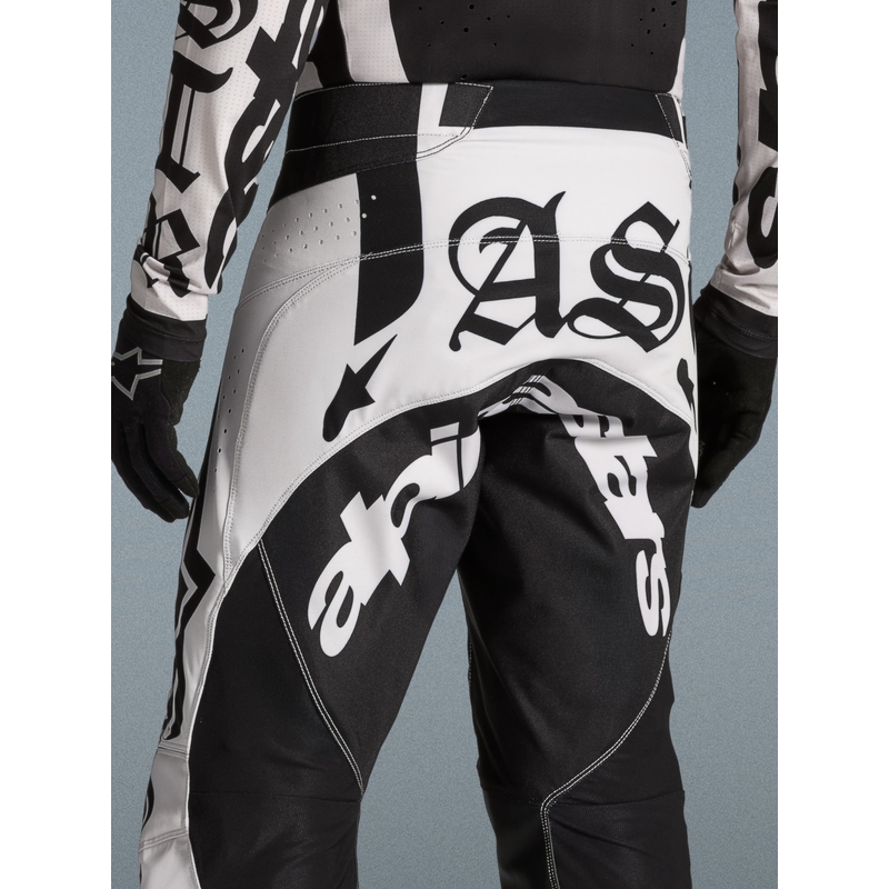 Pantaloni motocross Alpinestars Techstar ediție limitată Wolf Dust, culoare nisip-negru