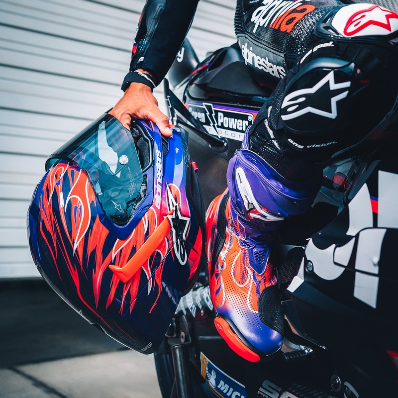 Cască integrală de motocicletă Alpinestars Supertech R-10 Flyte, ediție limitată, Jorge Martin, violet-roșu