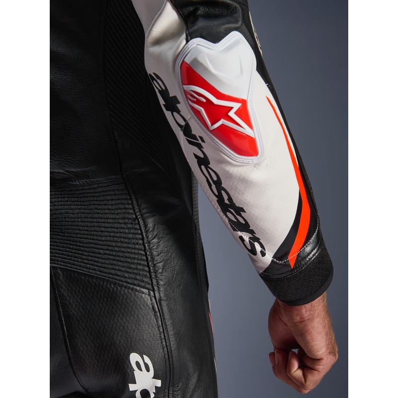 Costum de motocicletă din piele Alpinestars GP TECH V5 negru-alb-roșu fluo