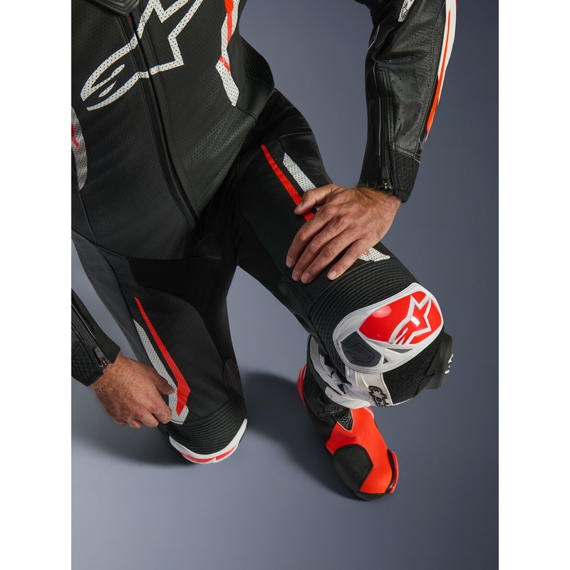 Costum de motocicletă din piele Alpinestars GP TECH V5 negru-alb-roșu fluo