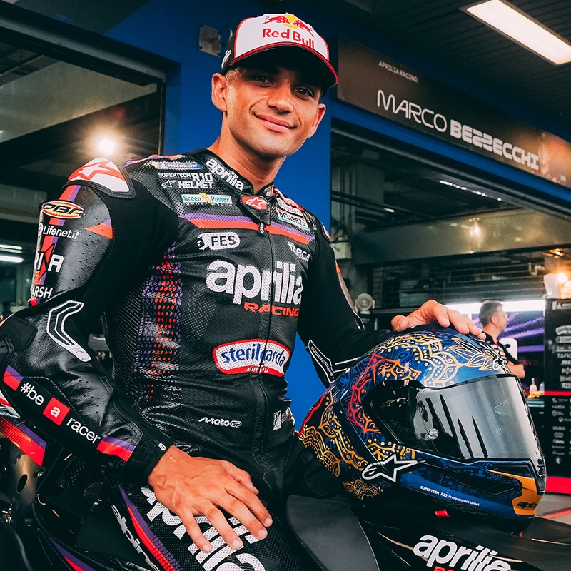 Cască integrală pentru motocicletă Alpinestars Supertech R10 Marthainator ediție limitată JORGE MARTIN albastru perlat auriu roșu