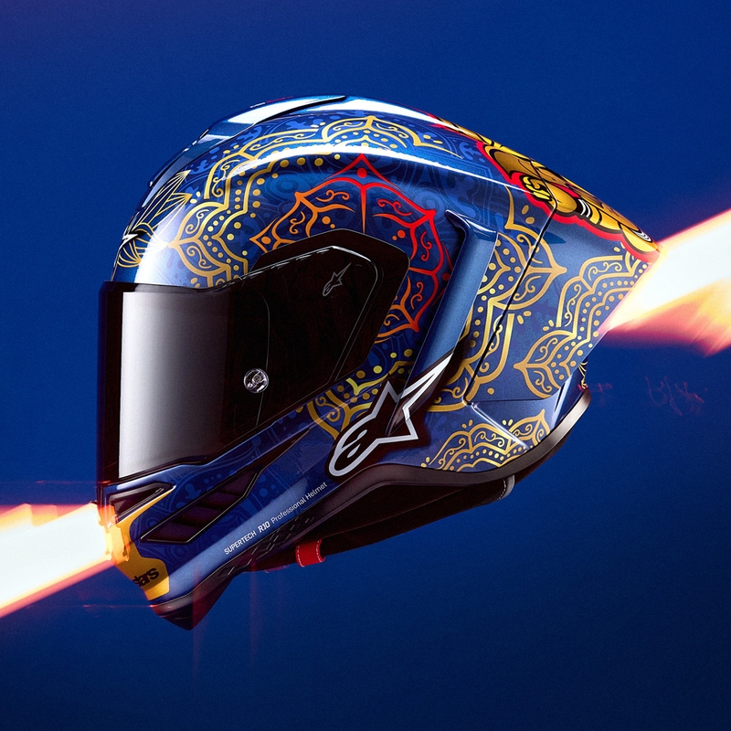 Cască integrală pentru motocicletă Alpinestars Supertech R10 Marthainator ediție limitată JORGE MARTIN albastru perlat auriu roșu