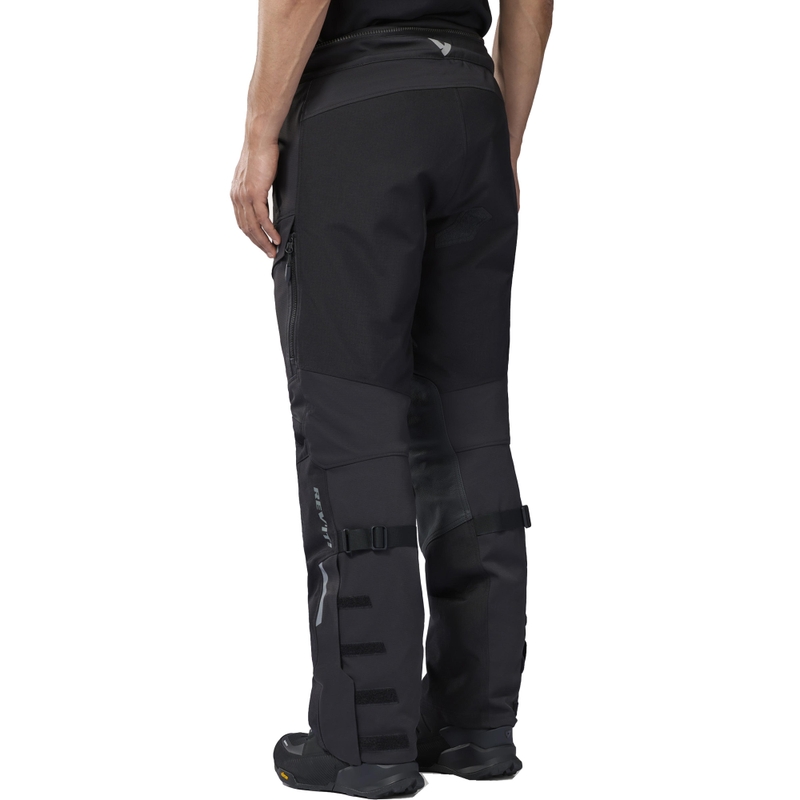 Pantaloni scurți de motocicletă Revit Defender 4 GTX negri